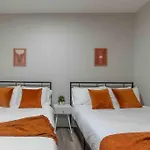 Pumpkin Premise By Airport, 5 Beds, Sleeps 8, Book 7 Days, Get 20 Percent Off