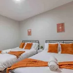 Pumpkin Premise By Airport, 5 Beds, Sleeps 8, Book 7 Days, Get 20 Percent Off