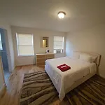 Bugo\'S Room With Private Bathroom