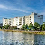 Hampton Inn & Suites Newark-Harrison-Riverwalk