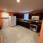 Fidelia Halos Room Queen Bed, Minutes From Newark Liberty International Airport And Newark Penn Station