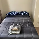 Bright, Sunny Newark Apartment!