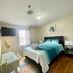 4 Bedroom Apt In Newark