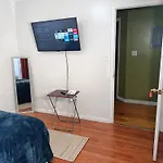 Fada Guest House - 38 Yates Ave Newark