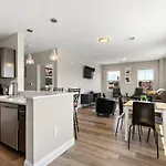 City Views 1Br Free-Parking- Easy Nyc Access