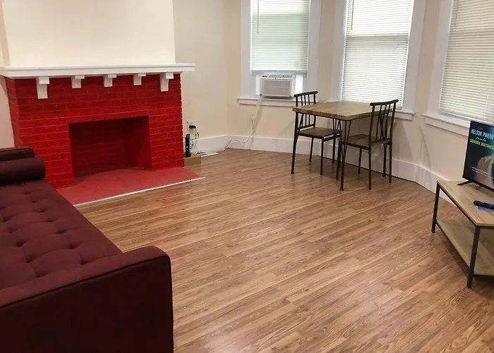 Spacious And Private Apartment With 3 Bedrooms And 1 Bathroom Near Newark International Airport Ewr And New York City