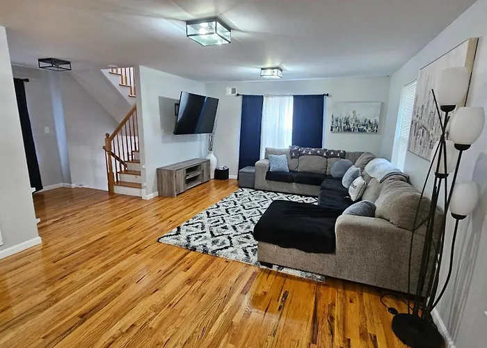 Nyc & Downtown Newark Commuter Dream Stay