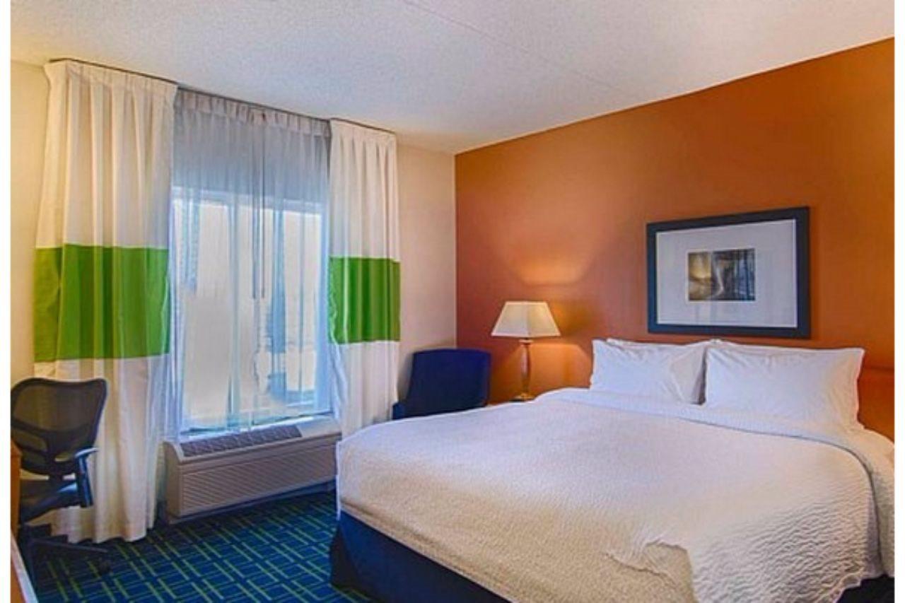 Fairfield & By Marriott Liberty International Airport
