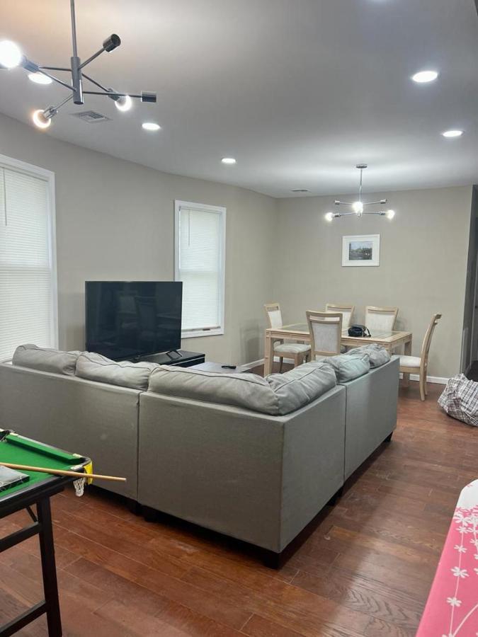 Z & Z 3 Apartment Newark