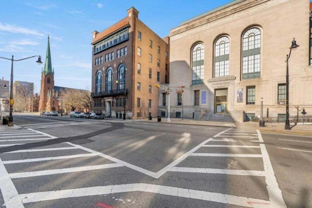 Entire Apt/2bd 2bth/amer. Dream Mall/nyc/ewr Airpt