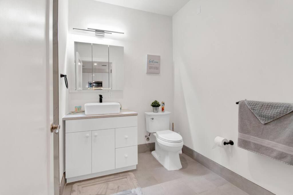 Apartment Rhythm & Blues Free Park 2bd-2bth Near Ewr-penn-prudential *