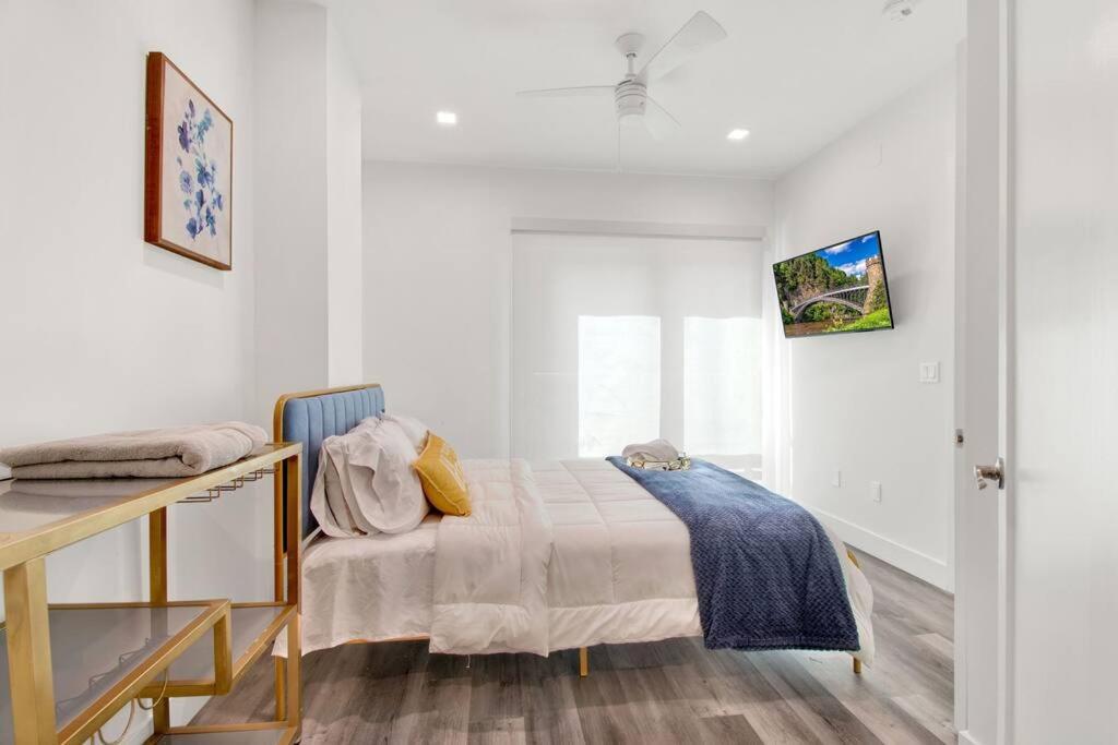 Rhythm & Blues Free Park 2bd-2bth Near Ewr-penn-prudential Apartment Newark