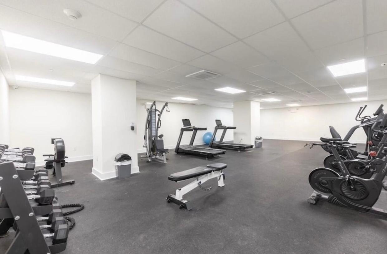 Rhythm & Blues Free Park 2bd-2bth Near Ewr-penn-prudential Newark