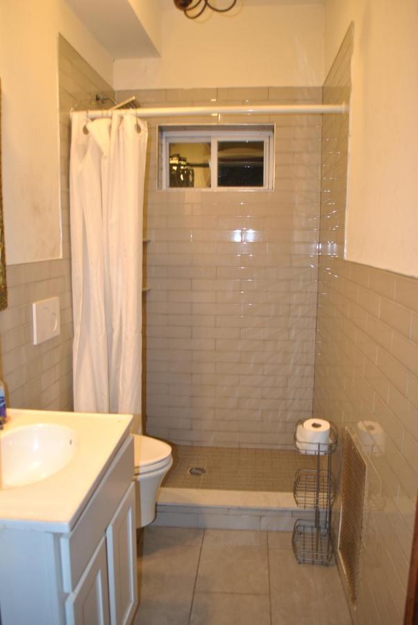 Homestay Ewr Airport Multilevel With 2-3 Beds *