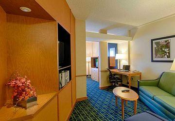 Fairfield & By Marriott Liberty International Airport Hotel Newark