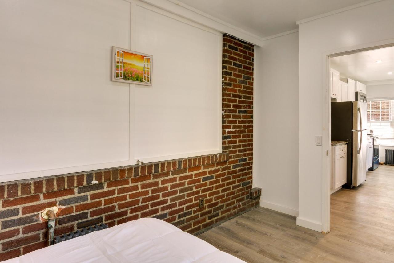 Chic Vacation 3 Mi To Airport! Holiday home *