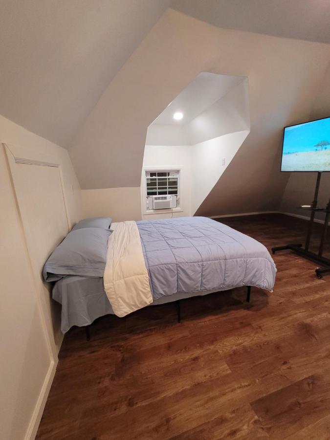 Willoughby Hostel *