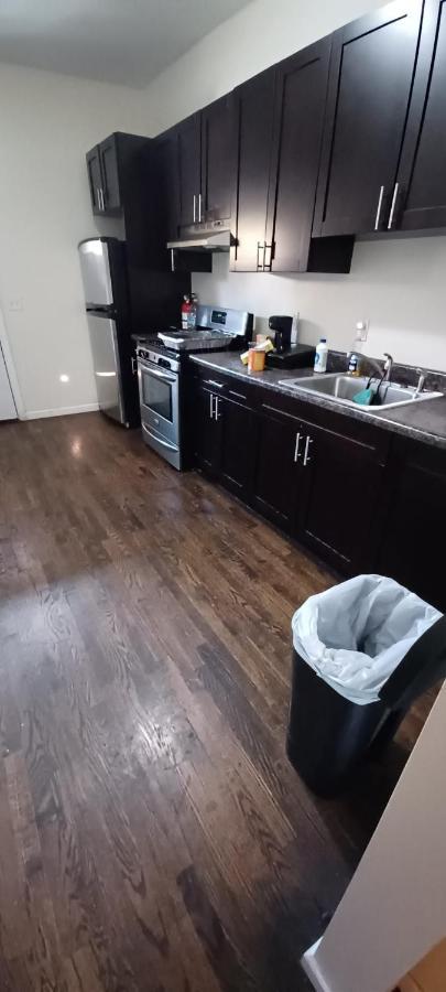 Willoughby Apartment *