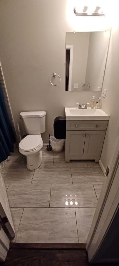 Willoughby Apartment *