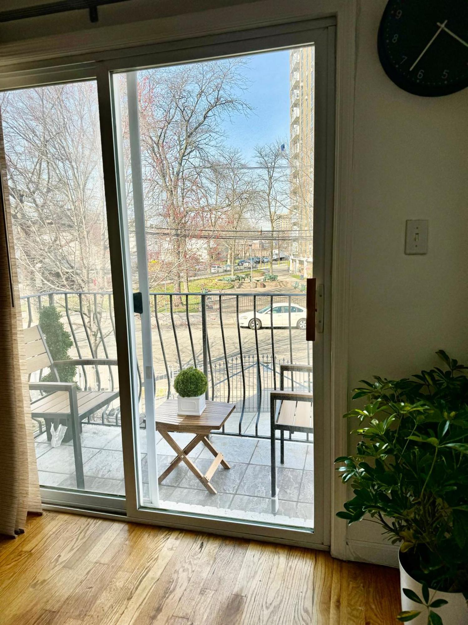 Stylish Evergreen By Airport Apartamento