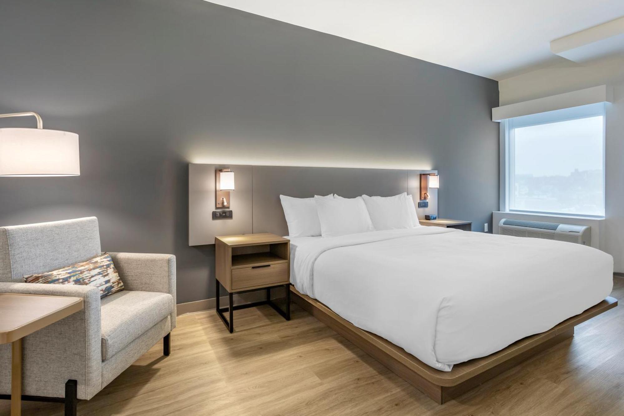 Hotel Comfort & Liberty International Airport 2*