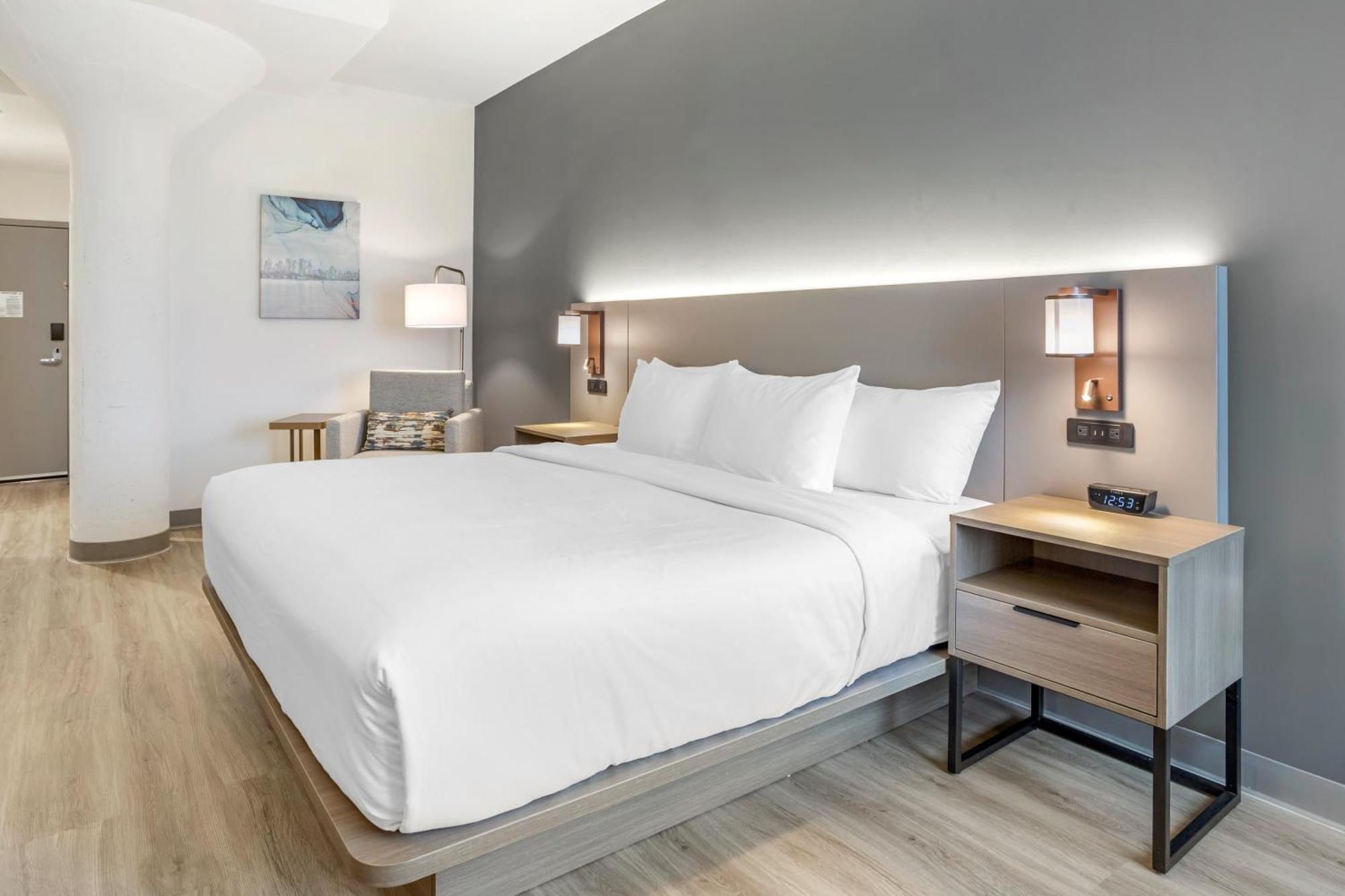 Hotel Comfort & Liberty International Airport
