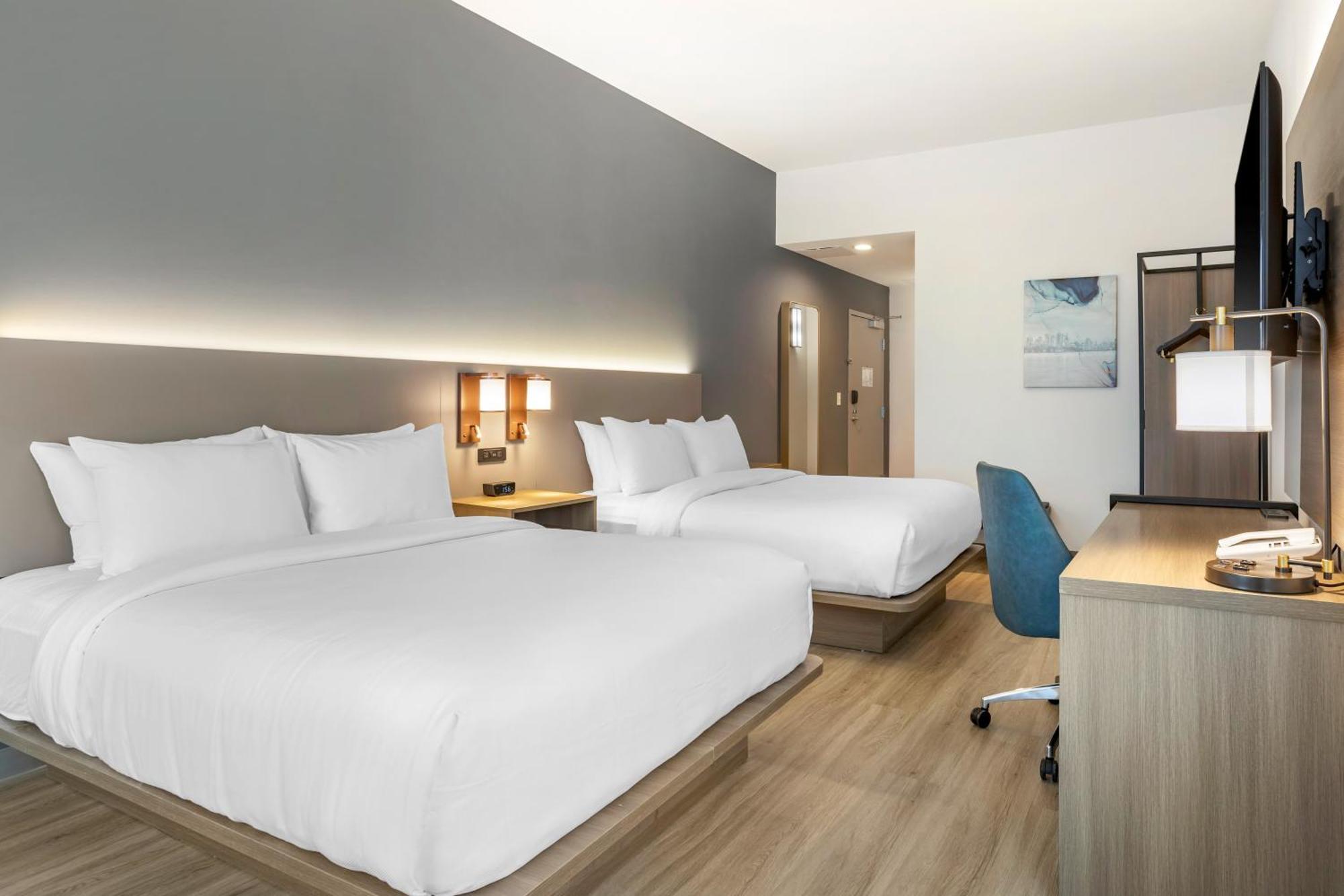 Comfort & Liberty International Airport Hotel