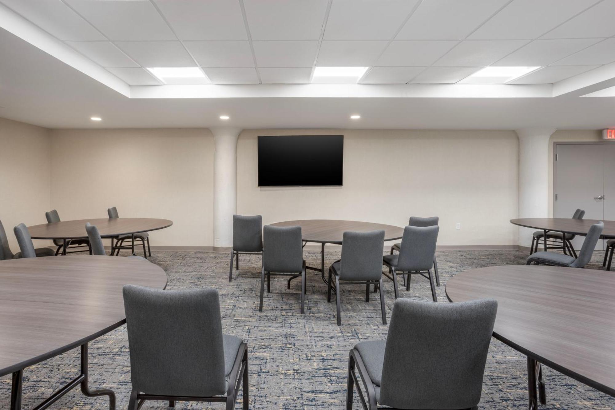 Comfort & Liberty International Airport Hotel 2*