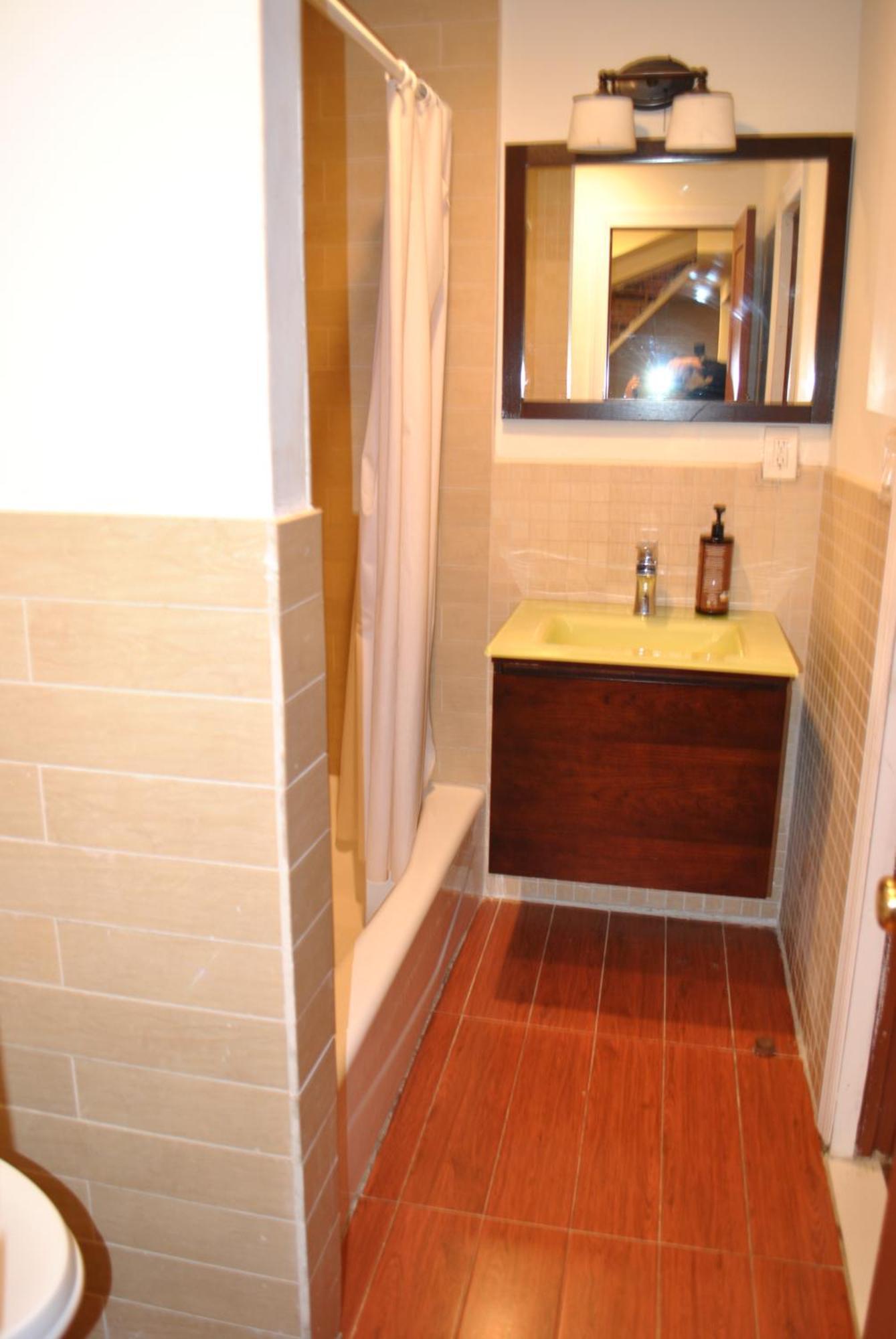 Homestay Ewr Airport Multilevel With 2-3 Beds *