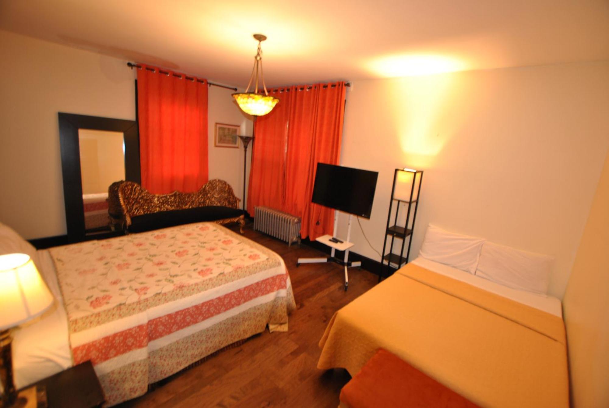 Homestay Ewr Airport Multilevel With 2-3 Beds