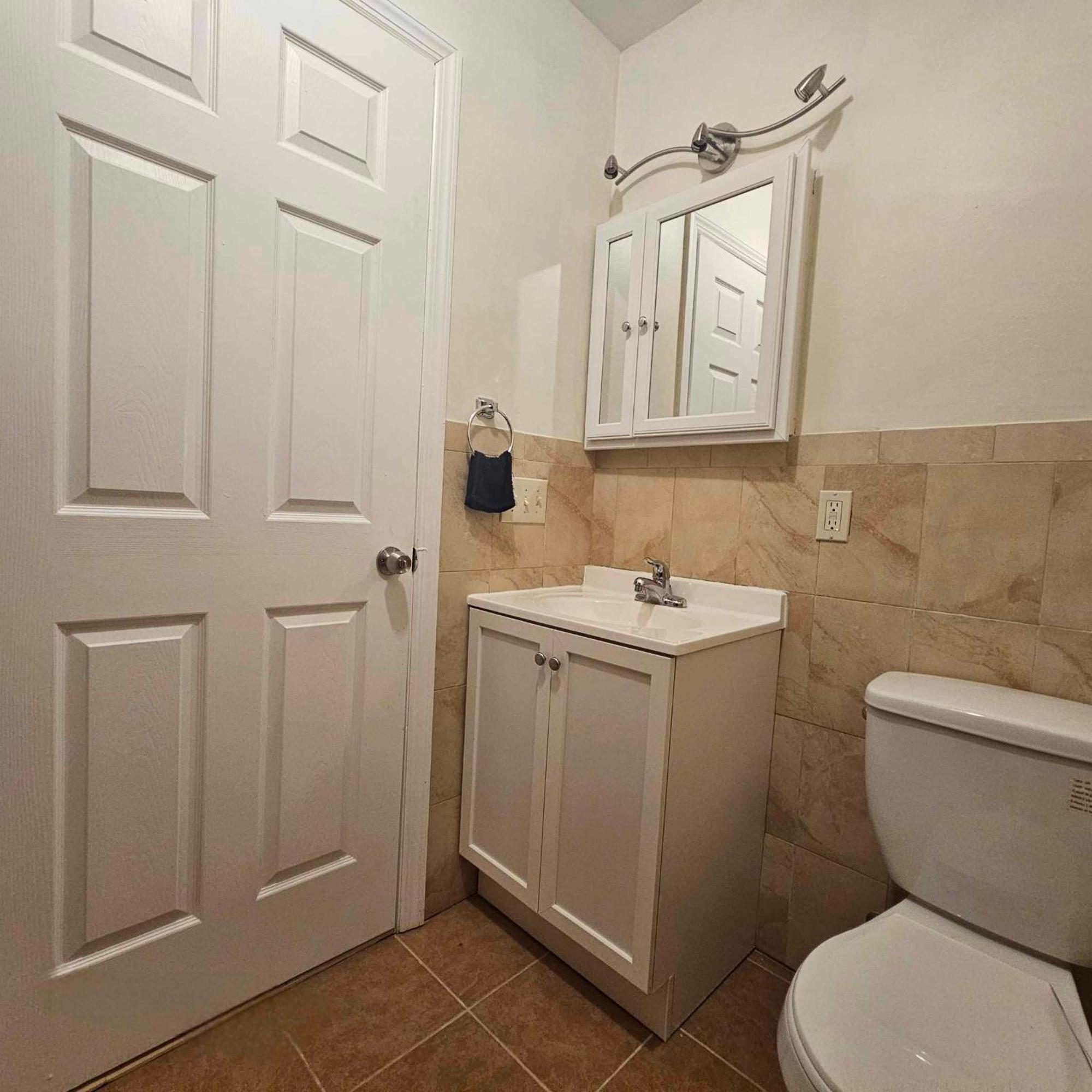 J Divine And 5mins To Ewr Airport And 4mins To Penn Station Newark, New York *