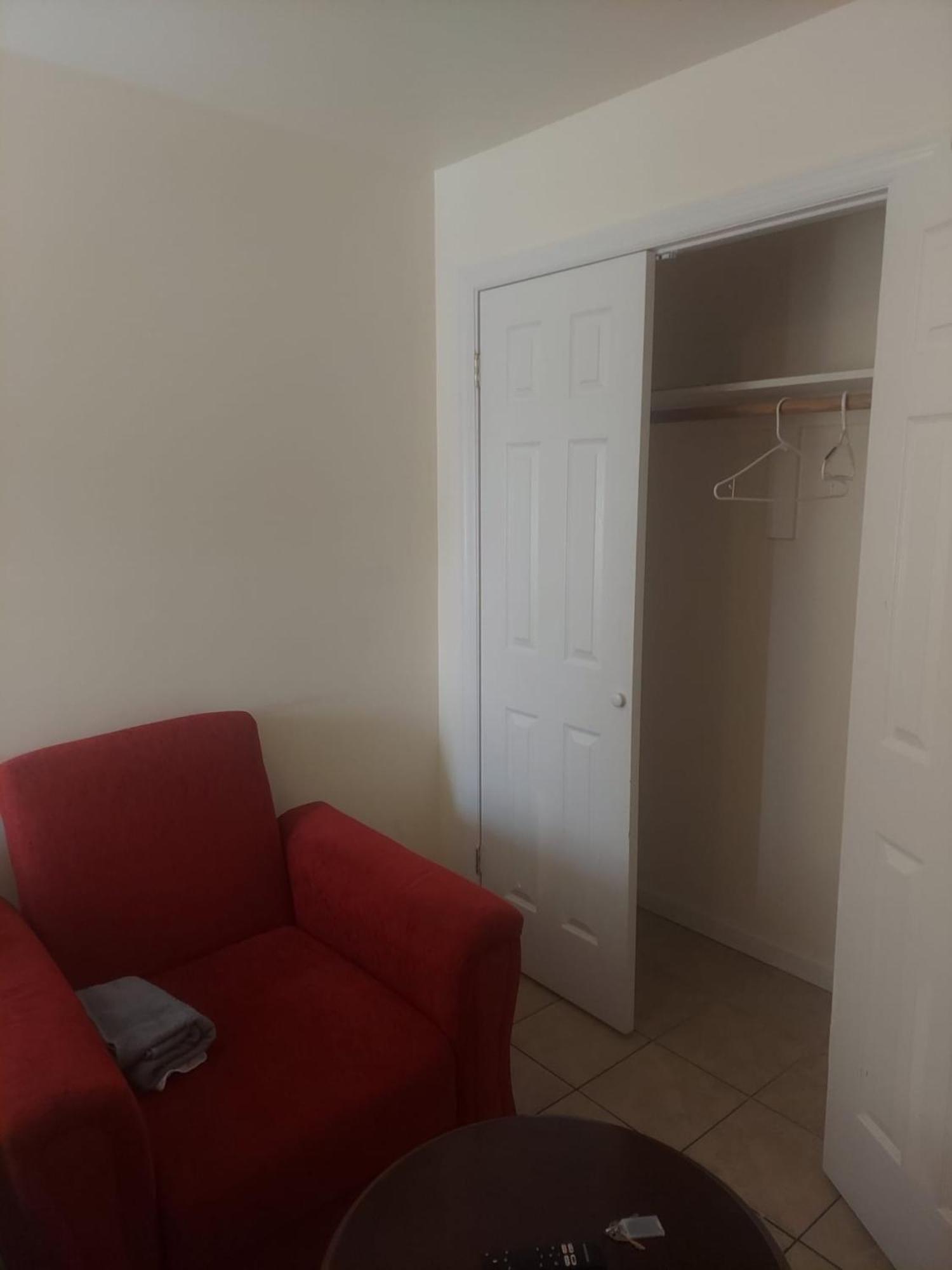 Crystal 1 Near 12mins To Ewr Airport / Prudential / Njit / Penn Station Homestay *