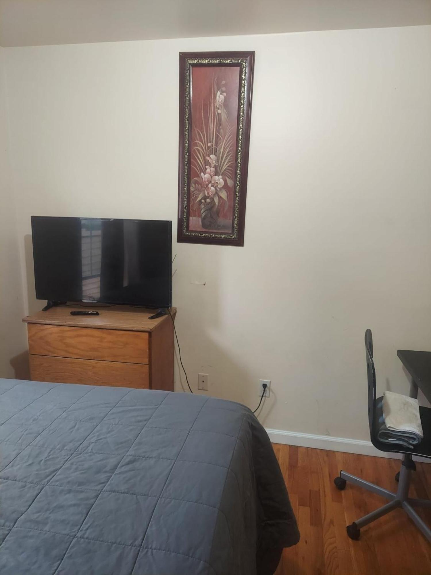 Crystal 1 Near 12mins To Ewr Airport / Prudential / Njit / Penn Station Homestay *