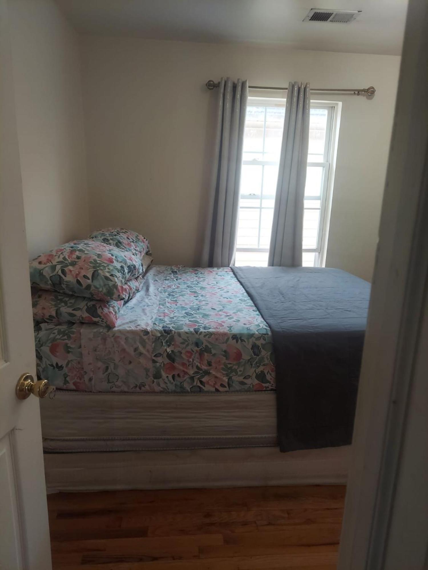 Homestay Crystal 1 Near 12mins To Ewr Airport / Prudential / Njit / Penn Station Newark