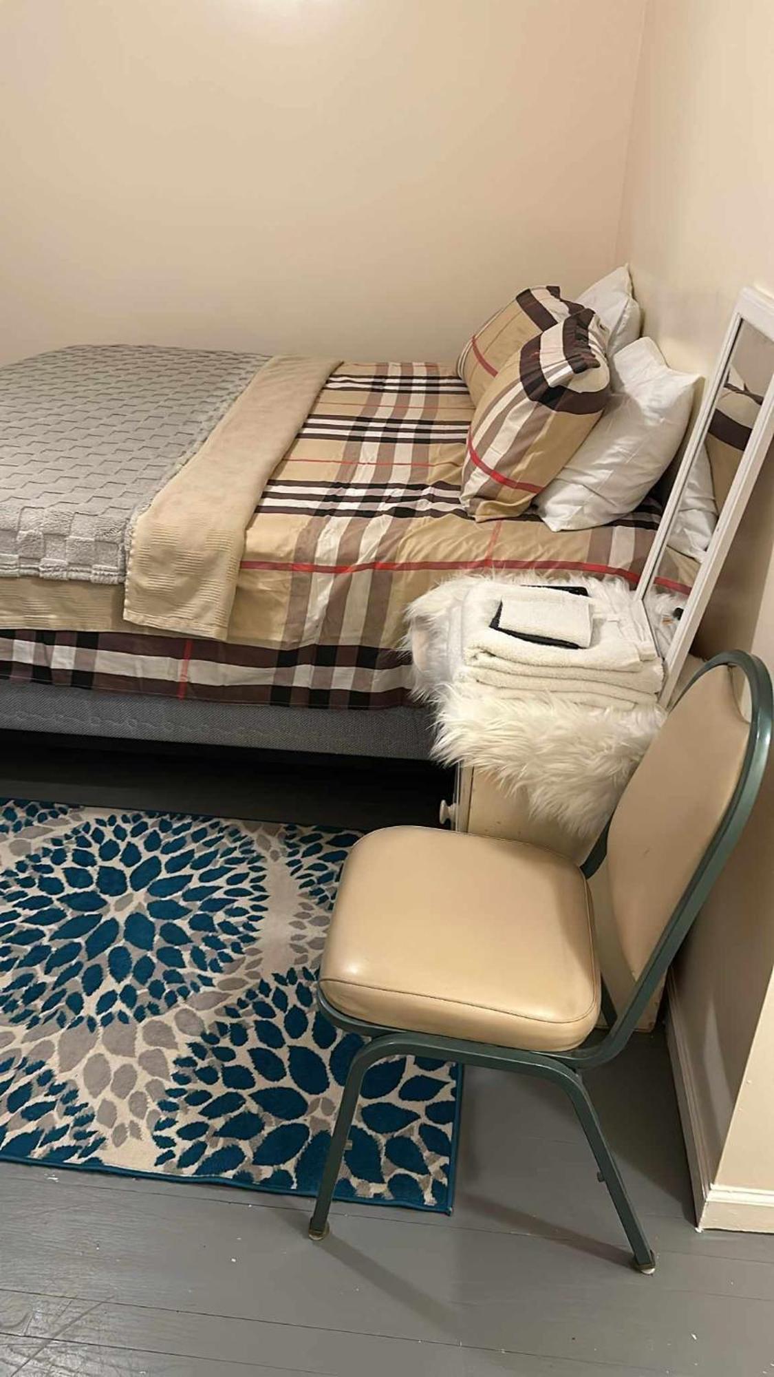 Homestay J Divine And 5mins To Ewr Airport And 4mins To Penn Station Newark, New York Newark