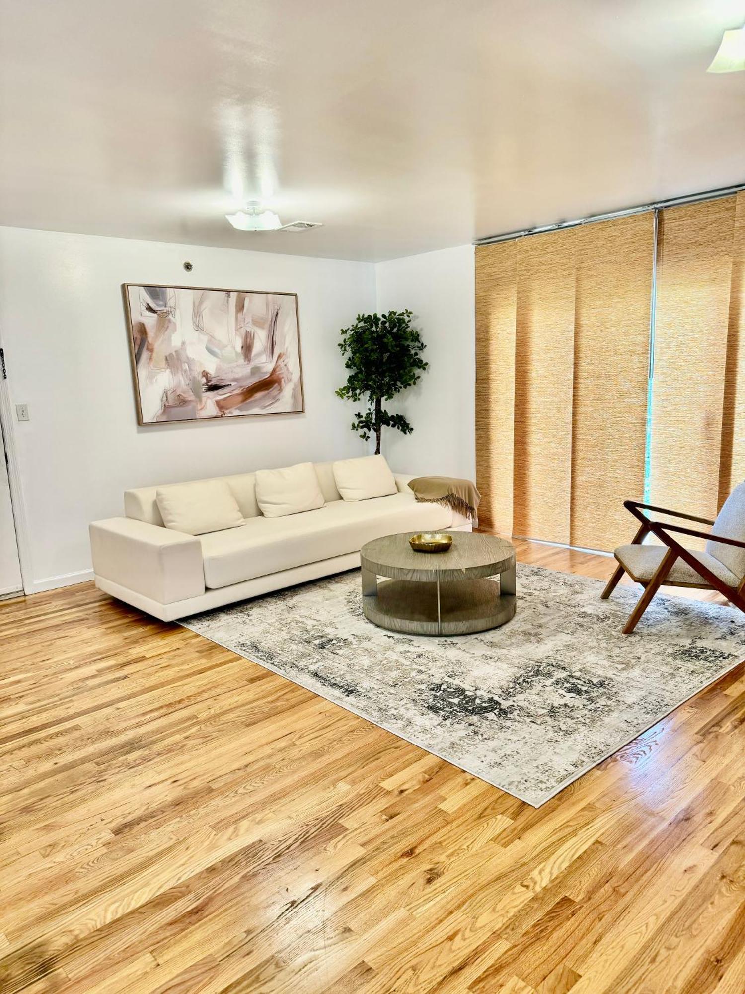 Stylish Evergreen By Airport Apartamento