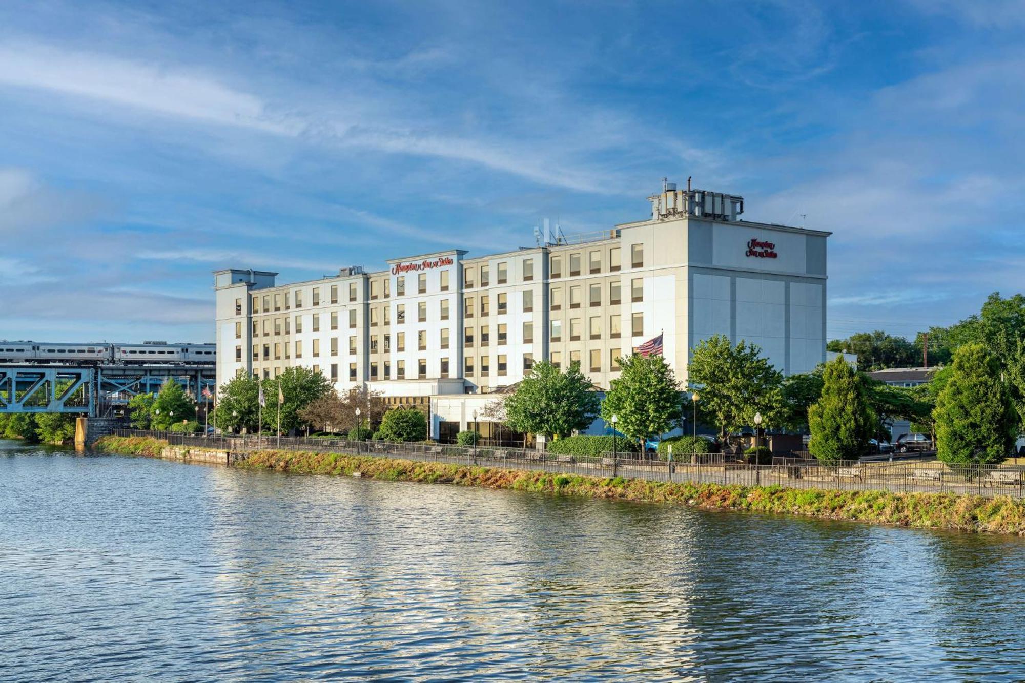 Hampton & Newark-harrison-riverwalk Hotel