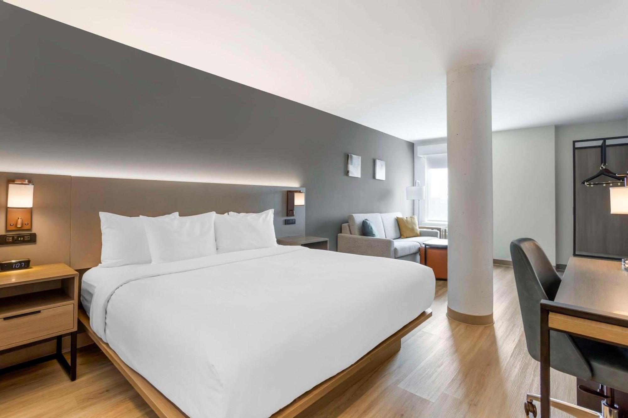 Comfort & Liberty International Airport Hotel 2*