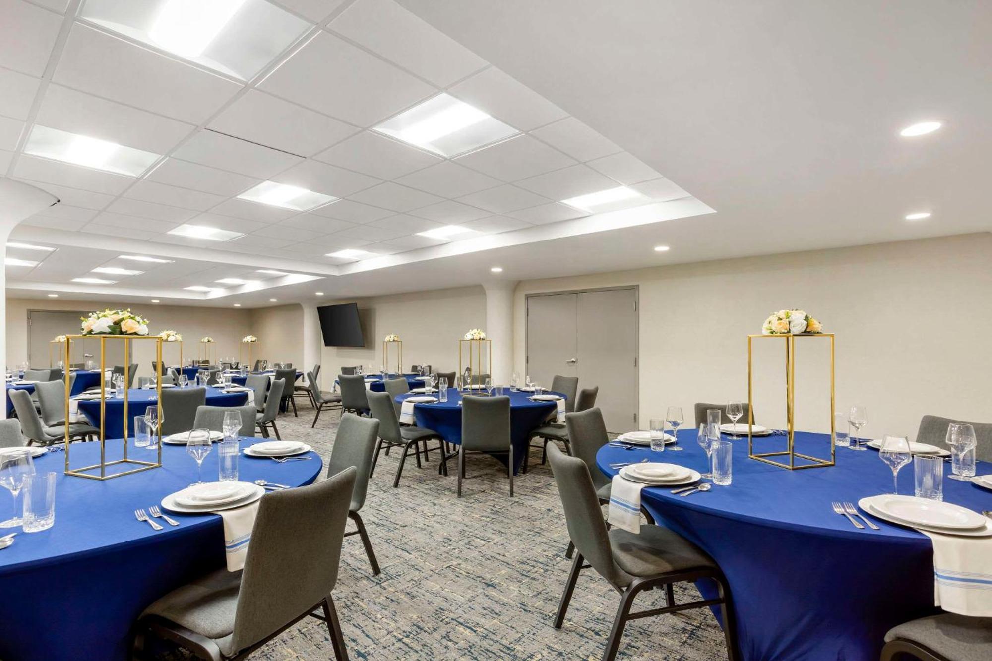 Comfort & Liberty International Airport Newark