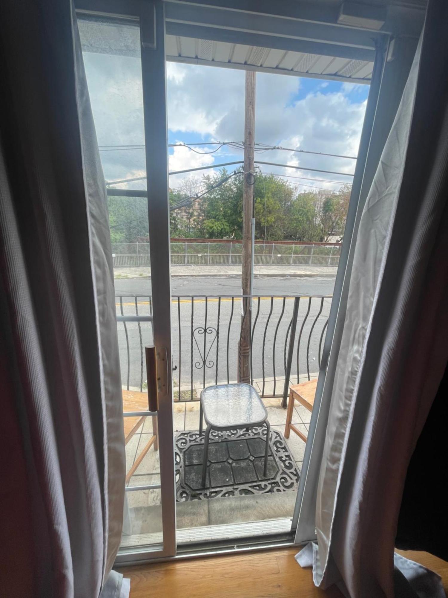 4 Bedroom Apt In Apartment *