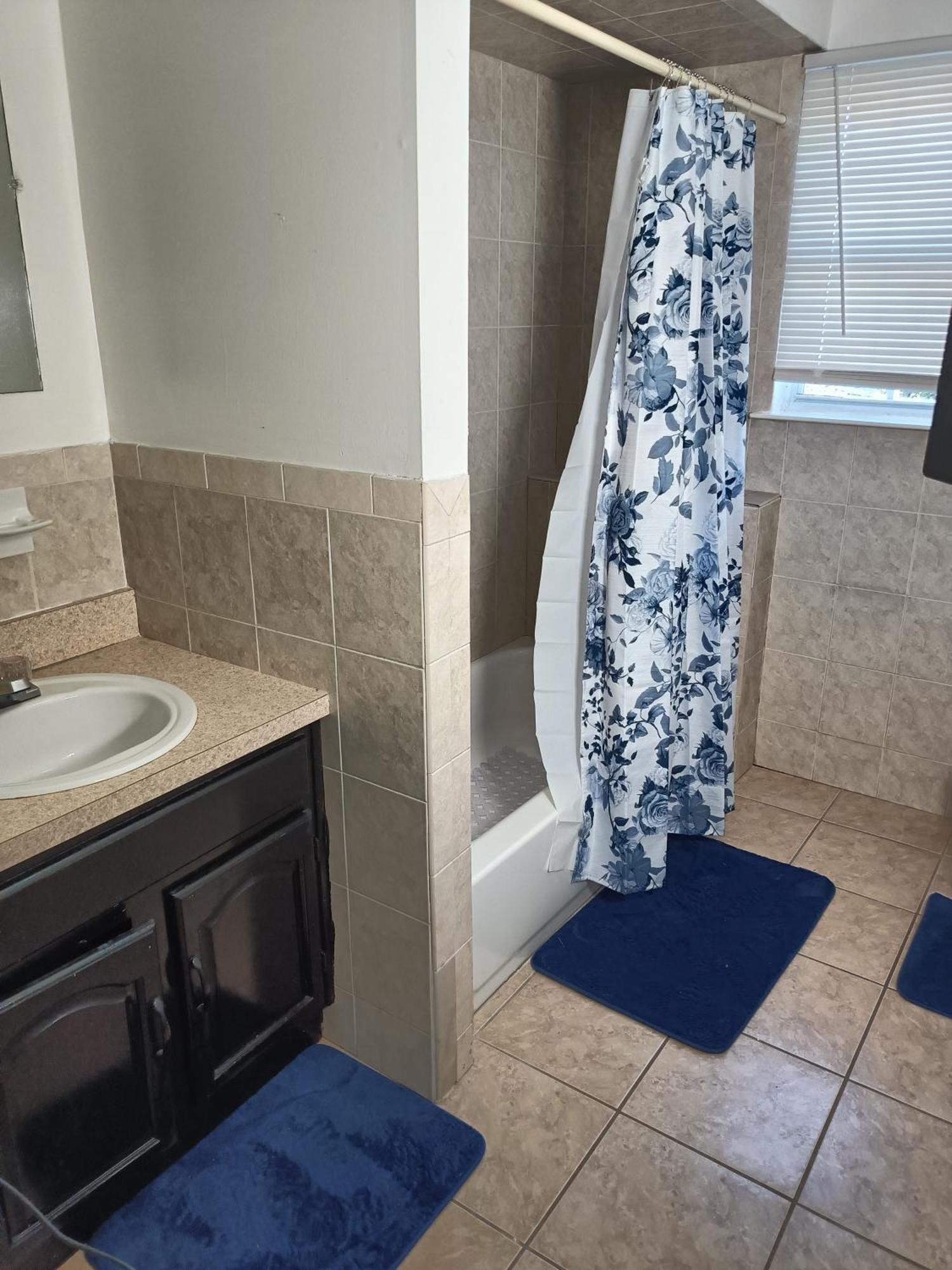 Guest house Fada - 38 Yates Ave *