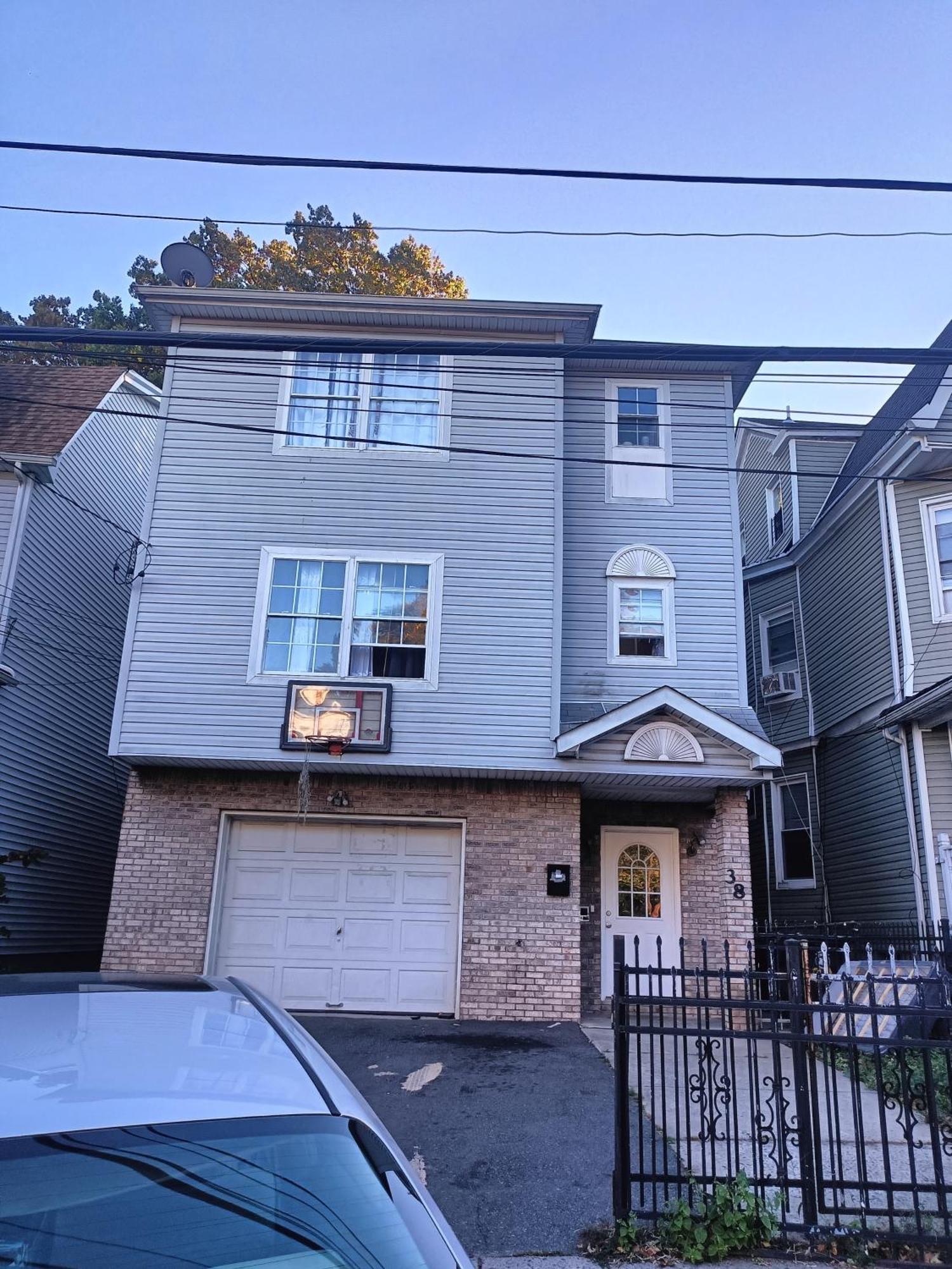 Fada - 38 Yates Ave *