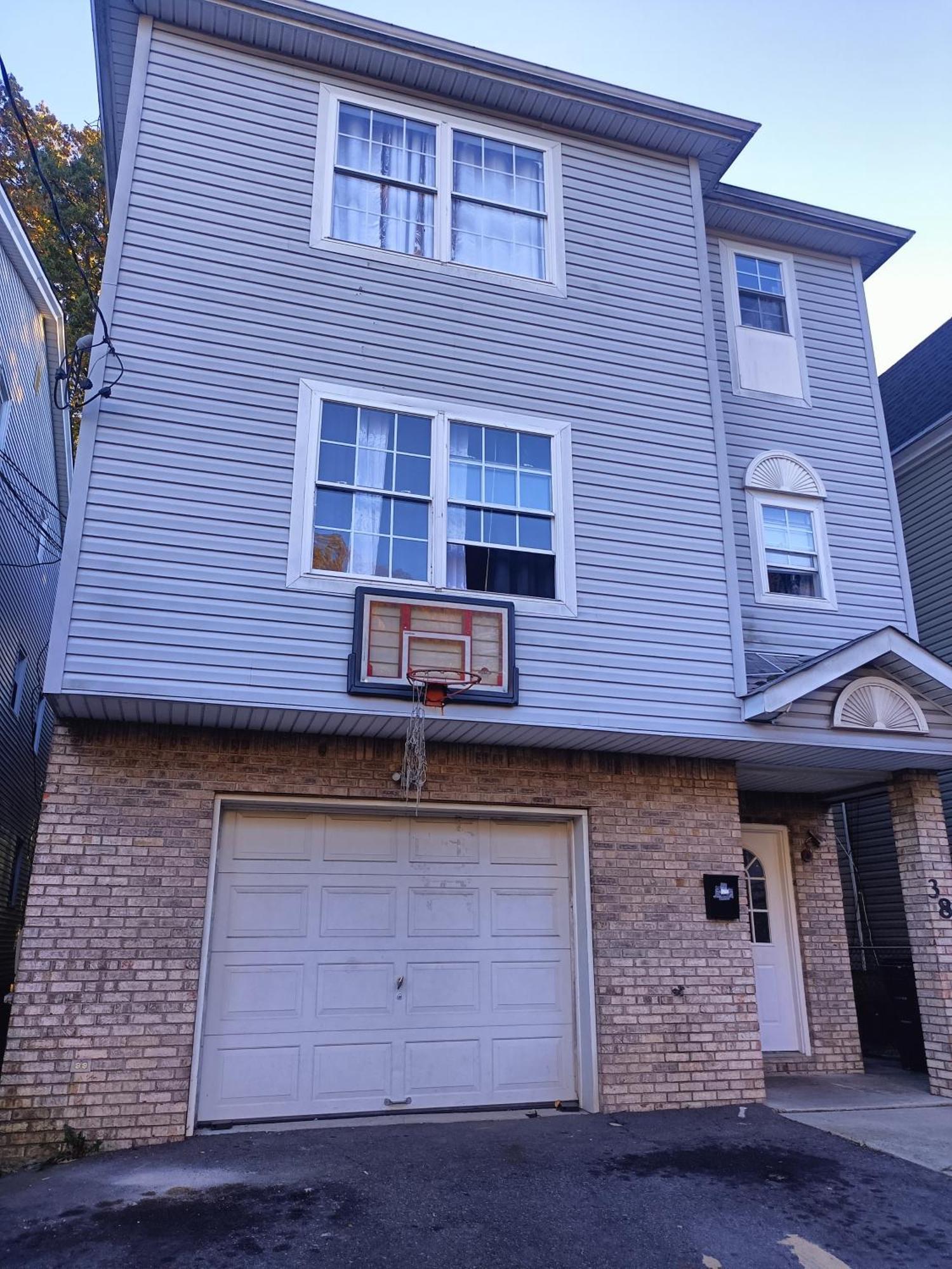 Fada - 38 Yates Ave * Newark