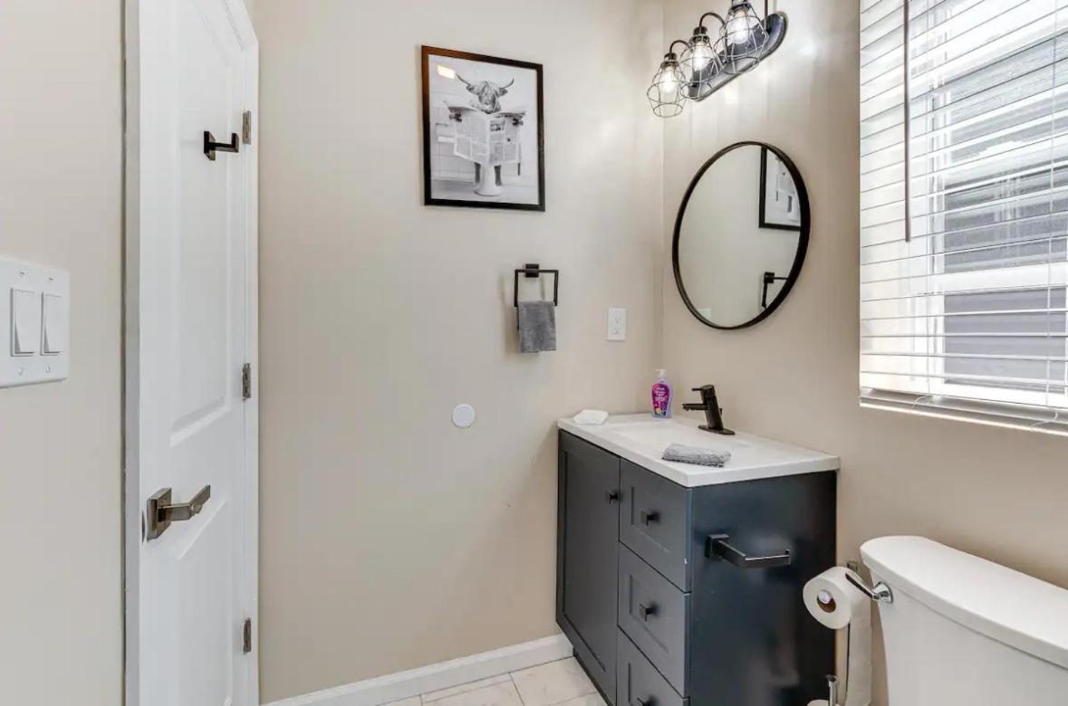 Townhouse - Urban Living With Rooftop Deck! Newark
