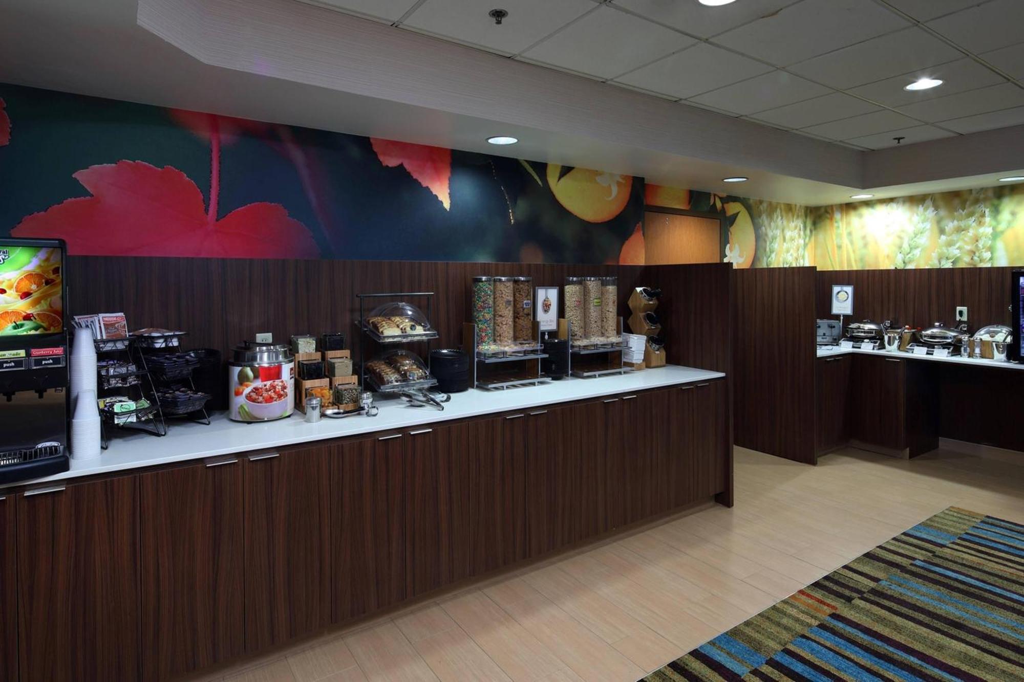 Fairfield & By Marriott Liberty International Airport Hotel Newark