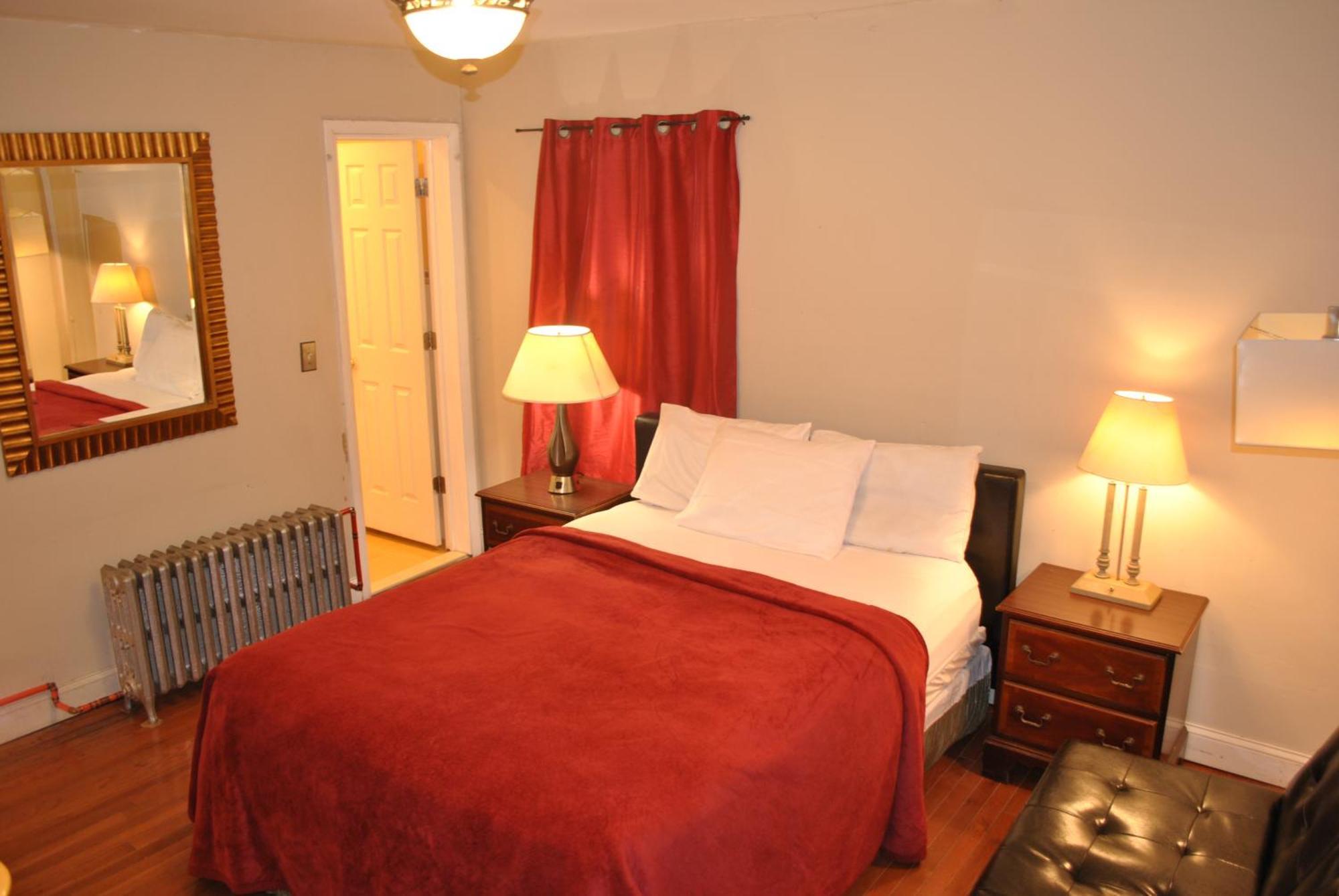 Guest house House Newark