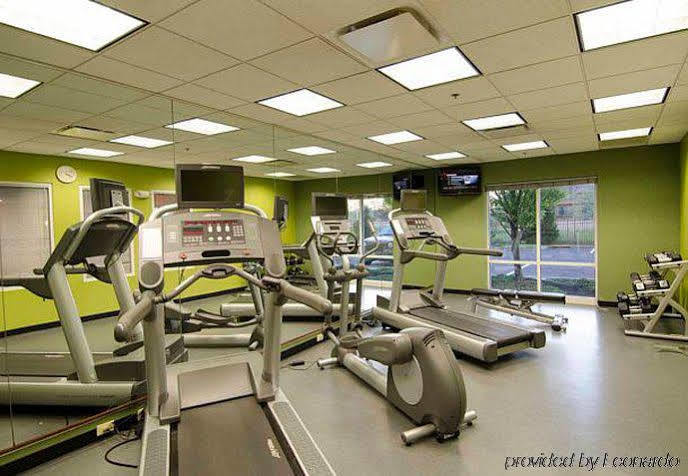 Hotel Fairfield & By Marriott Liberty International Airport
