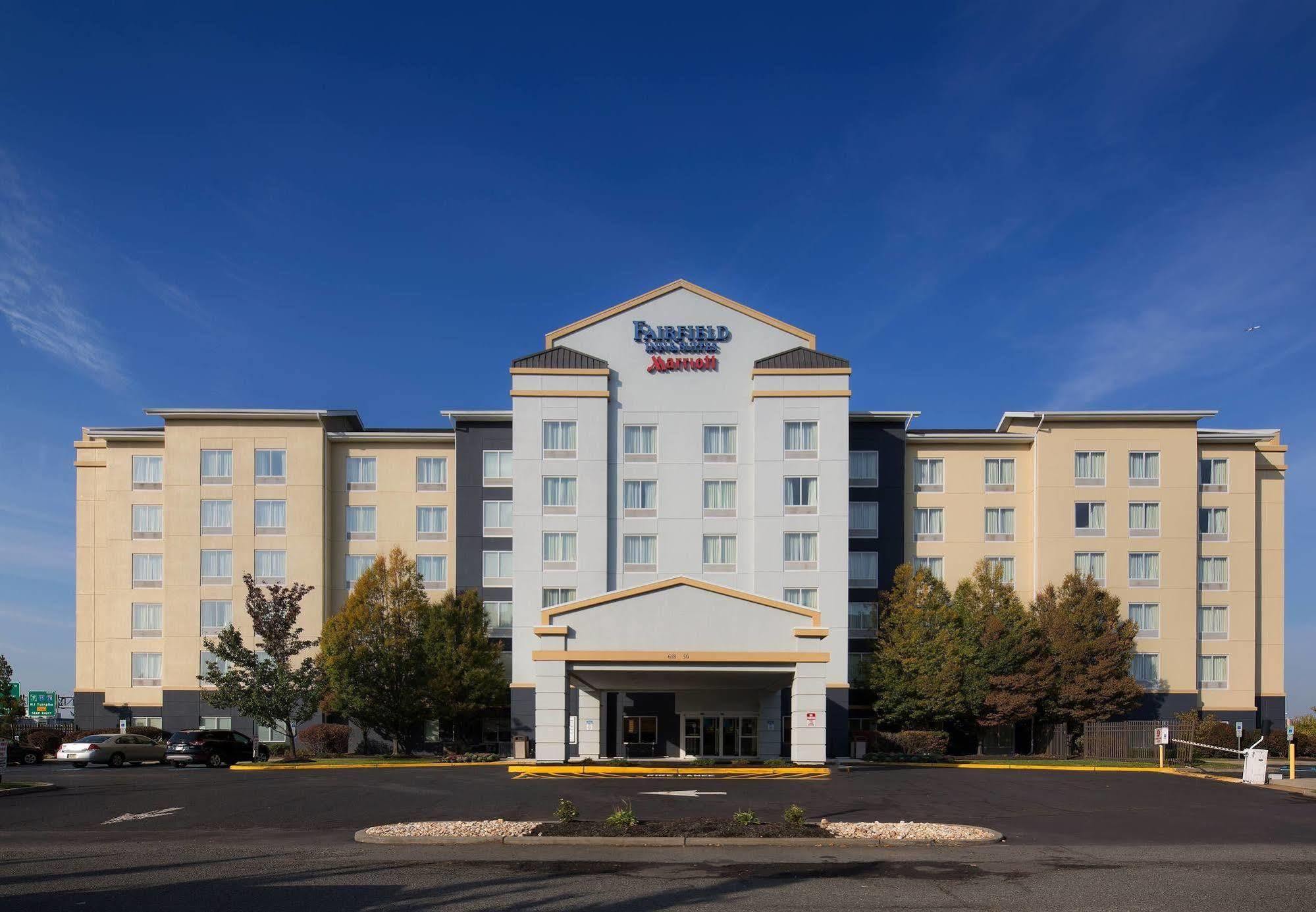 Hotel Fairfield & By Marriott Liberty International Airport Newark