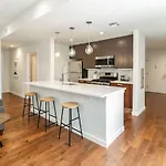 Kislak 602 2Br Penthouse Retreat Above The City