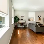 Kislak 403 Luxurious 2Br Retreat Above The City